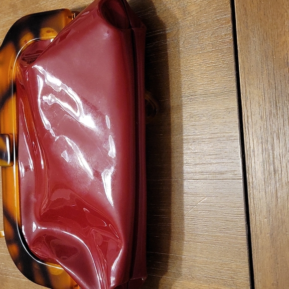 NEVER USED FREE PEOPLE RED PATENT LEATHER BAG - Picture 7 of 8